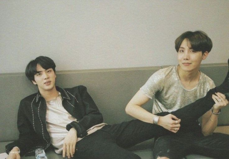 hourlyhyungline's tweet photo. 2seok of the day https://t.co/IWQmwZsbwE