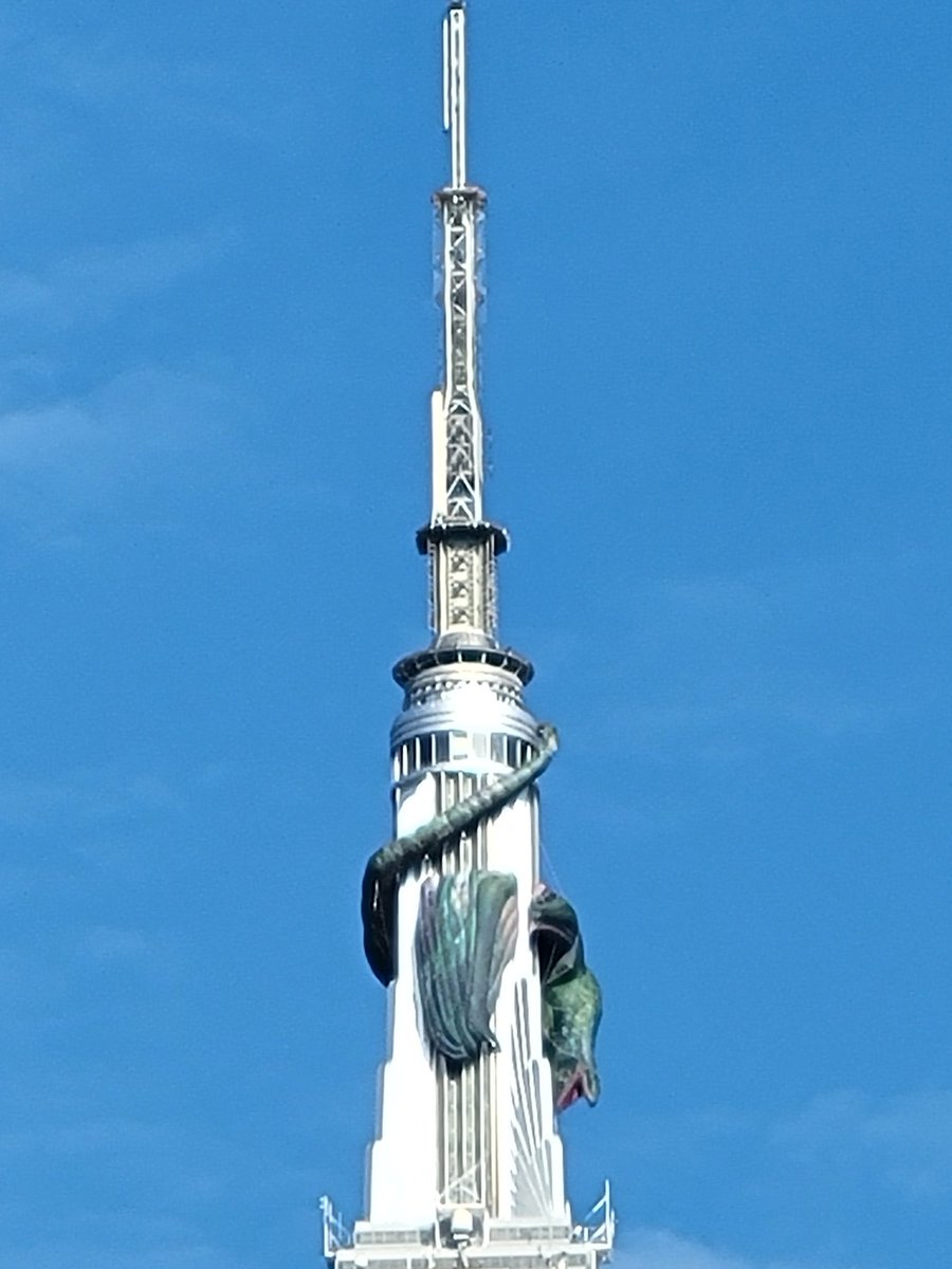 What's happening on the Empire State Building??