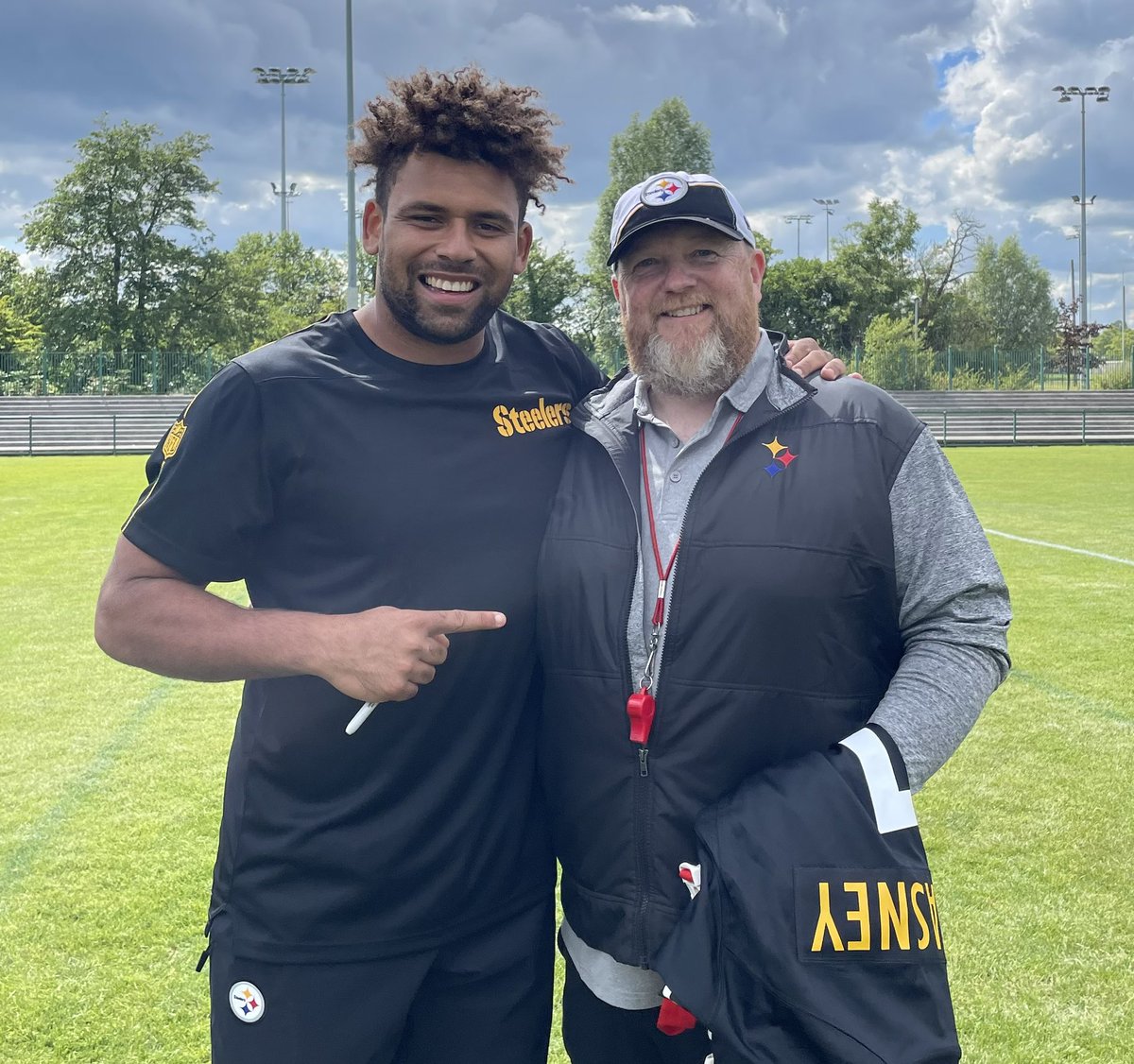 Alan Lomasney tweet media