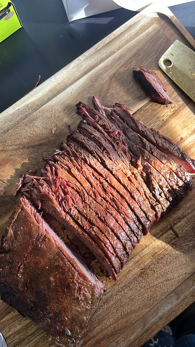 Gnomecliff's tweet image. 12 hours smoked, 4.5 hours rested