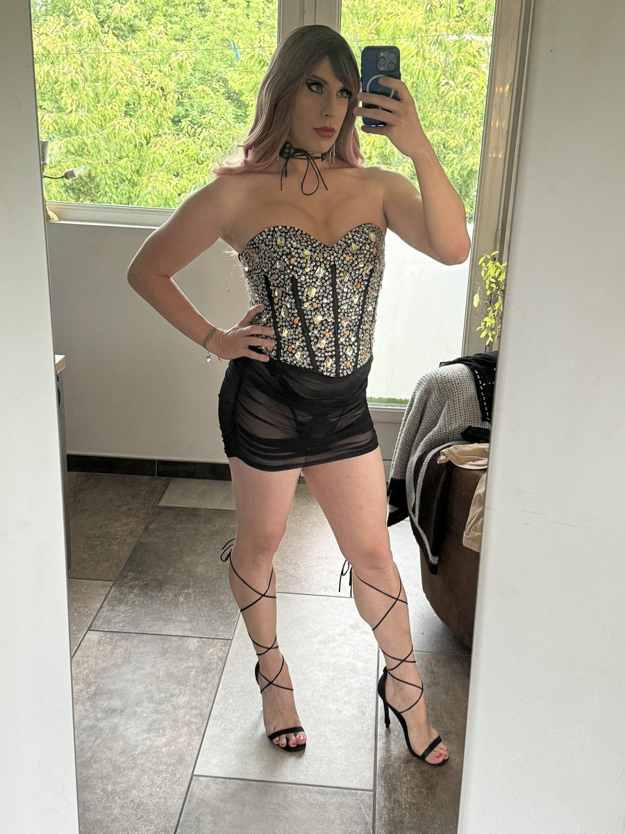 Chrisolevart1's tweet photo. Travesti 😏❤️retweet si tu me trouves bonnes 😘
#crossdresser #shemale #travesti #retweet https://t.co/F1R8NbV3Bp