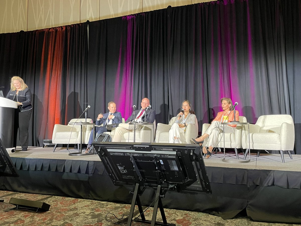 Fantastic case and discussions this morning on SCAD and low gradient valvular disease with <a href="/stanhenkin/">Stanislav Henkin</a> and <a href="/CynthiaTaub/">Cynthia Taub</a> at #ASE2024!