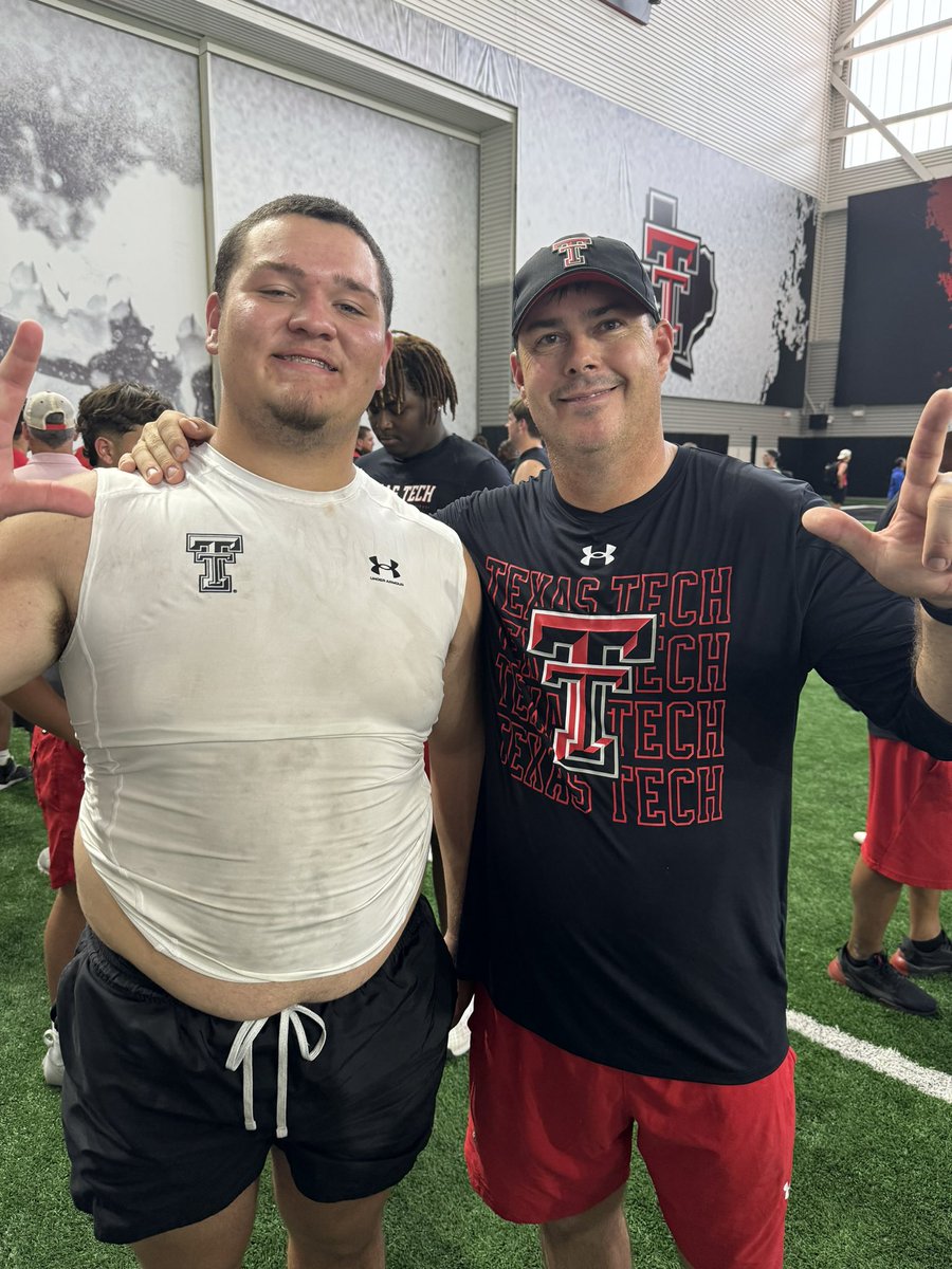 SuperBwood99's tweet photo. Had a great time @TexasTechFB and learning and getting better.Went 5 and 2 in one on ones.Can wait to be back on campus.
@ClayMcGuireTTU @TTUCoachBook @BnanceTTU @JoeyMcGuireTTU @BengalLifestyle @KentLaster @CoachAkalex @CoachJReliford https://t.co/WCcYzgBG0n