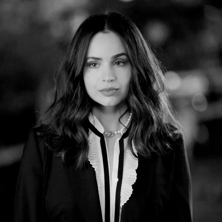 ccsofiacarson's tweet image. ༉‧₊˚☁️🍂❀༉‧₊˚.
emociones de "inside out 2" como outfits de sofia carson; a thread. &amp;lt;3 🪡

— den rt y mg para que llegue a más gente ¡!