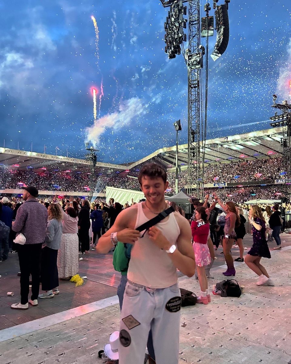 swiftwaistline's tweet image. yes, I am a swiftie, but not in a disney adult kind of way - in a guilty as sin is the best song of all time kind of way #CardiffTStheErasTour #EdinburghTStheErastour