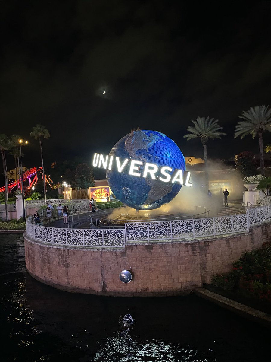 lilly4884's tweet photo. Fun week @UniversalORL! The little one loved the new Dreamworks land! 

Can’t wait to be back for HHN 🎃 https://t.co/zNo0E9DuVl