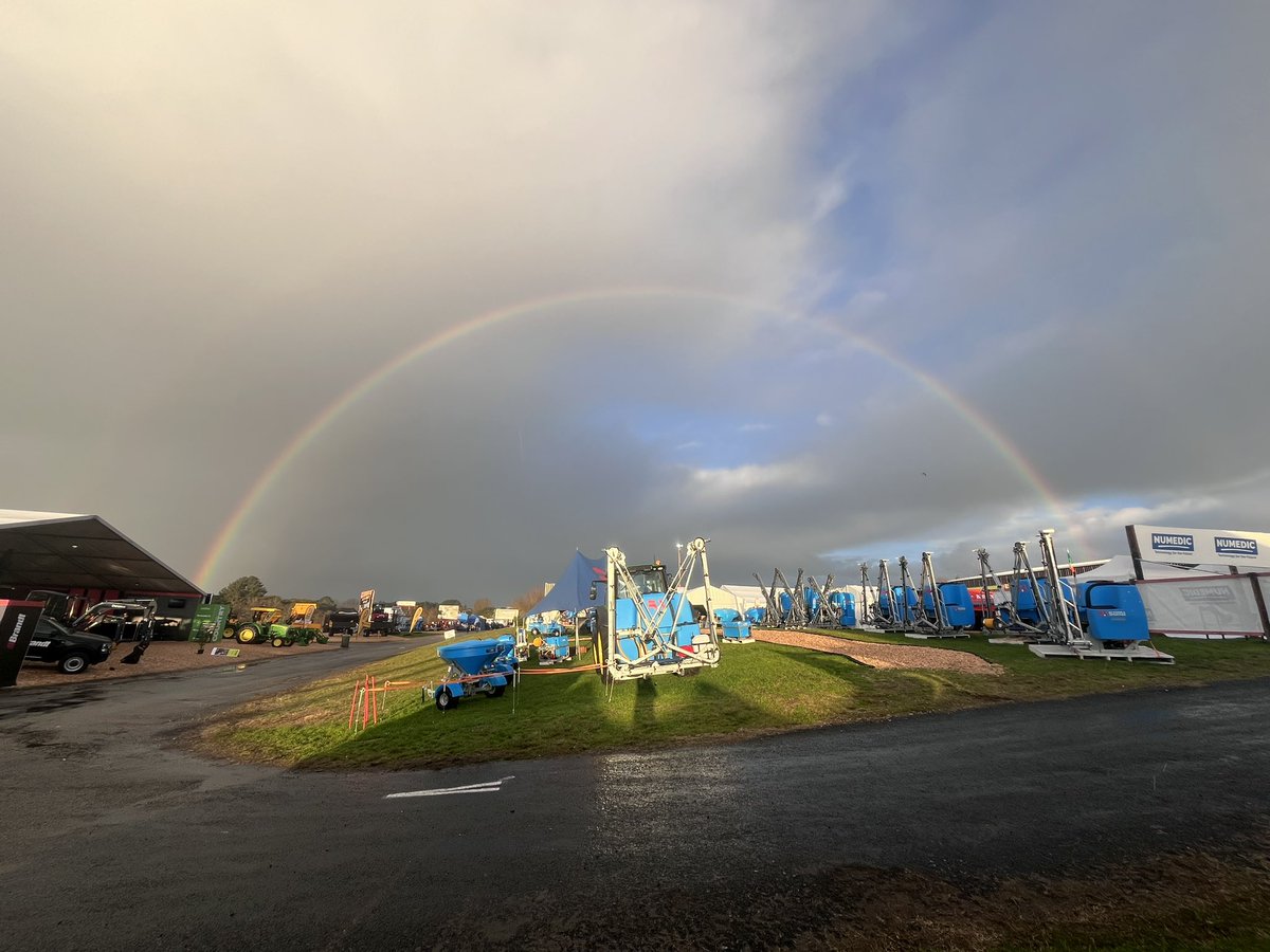 cathherniman's tweet photo. A slightly different view of National #Fieldays #mysterycreek this year (one way to hide from the rain!) ☕️ Another great innovative show, broadcasting the latest Agri developments in #NZfarming https://t.co/bw8BOz5JOH