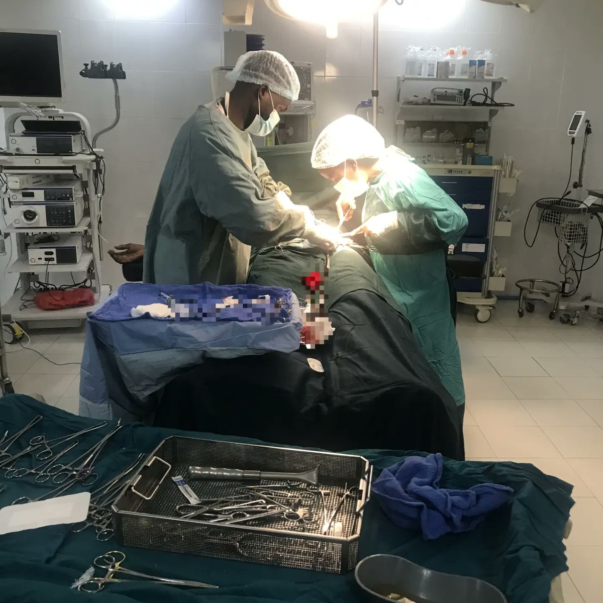 JothamAzira's tweet image. Part of a surgical team that transforms lives! From OR to home, I assist in surgeries &amp;amp; follow up with patients 80kms away, witnessing remarkable recoveries. Ambulatory surgery makes a lasting impact! Seeing patients thrive is unbeatable 
#RecoveryAtHome