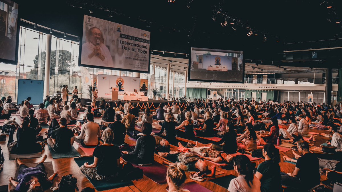 Gurudev Sri Sri Ravi Shankar (@gurudev) on Twitter photo Yoga isn’t just about keeping fit and looking good, it’s about making a better and happier society.
International Day of Yoga in Stockholm, Sweden. #YogaDay #IDY2024
<a href="/IndiainSweden/">India in Sweden</a>
@Moayush
<a href="/MEAIndia/">Randhir Jaiswal</a>
<a href="/DrSJaishankar/">Dr. S. Jaishankar</a> Yoga isn’t just about keeping fit and looking good, it’s about making a better and happier society.
International Day of Yoga in Stockholm, Sweden. #YogaDay #IDY2024
<a href="/IndiainSweden/">India in Sweden</a>
@Moayush
<a href="/MEAIndia/">Randhir Jaiswal</a>
<a href="/DrSJaishankar/">Dr. S. Jaishankar</a>