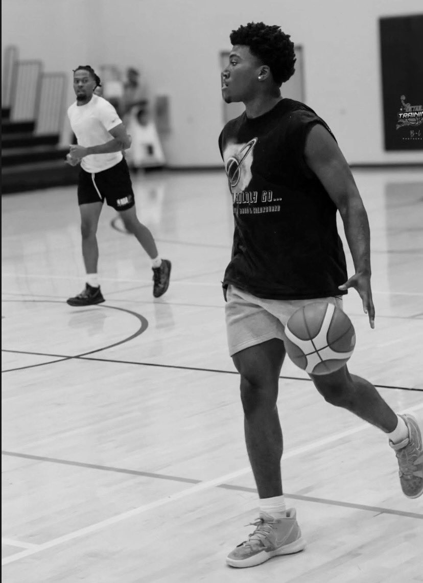 JustinMcCall_'s tweet photo. Constantly getting better, I will reach my goals‼️‼️ #everydayperson @WTCBasketball @GrissomHoops https://t.co/q2JqiNx1gt