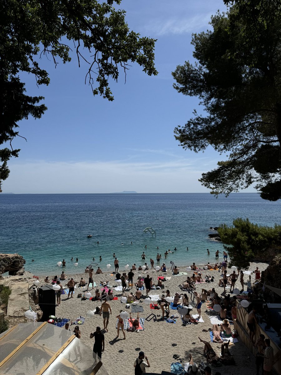 joelennonuk's tweet photo. What a place @adexplorations https://t.co/PjqBjC7ECM