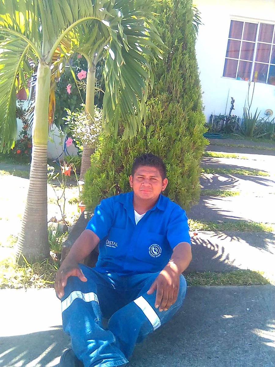 MOVIRSV's tweet photo. Otra muerte bajo el régimen de excepción
#ConRegimenNoHayDerechosHumanos
Armando Antonio Ramirez de 27 años de edad, falleció viernes 14 de junio 2024 en penal de izalco, a dos años de su captura arbitraria y en espera de un proceso judicial justo y transparente @Pontifex_es https://t.co/F7ghWLzuuk