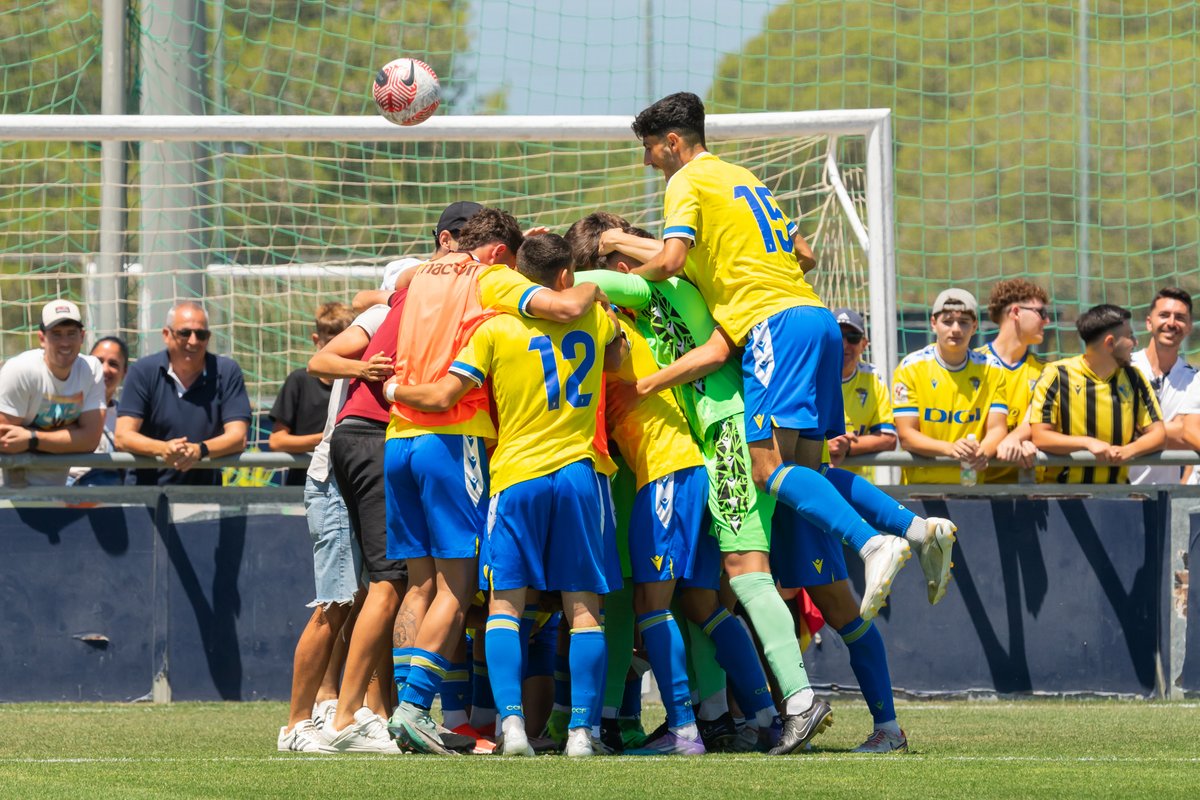Cadiz_CFCantera's tweet photo. 😍 Esto sí que es empezar una nueva semana con alegría https://t.co/B8uerzL1Pg