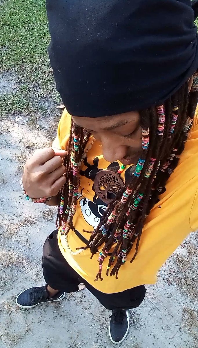 LilSwaggaSODMG's tweet photo. Thru it all I remain humble and solid💛🦁🎴🔮 https://t.co/01jF04iGLJ