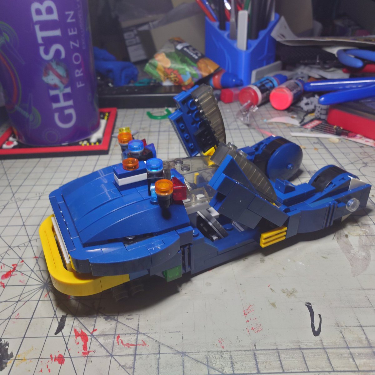 Bail_Zan's tweet photo. All done with the #Bladerunner police car. Doors slide up to open also pictured without canopy so you can see the interior. Not sure what I'll build next have a bunch of brick kits and model kits to pick from.
#ENVtuber #buildwithbrick #LEGO #buildnight https://t.co/fyHqyfQUuV
