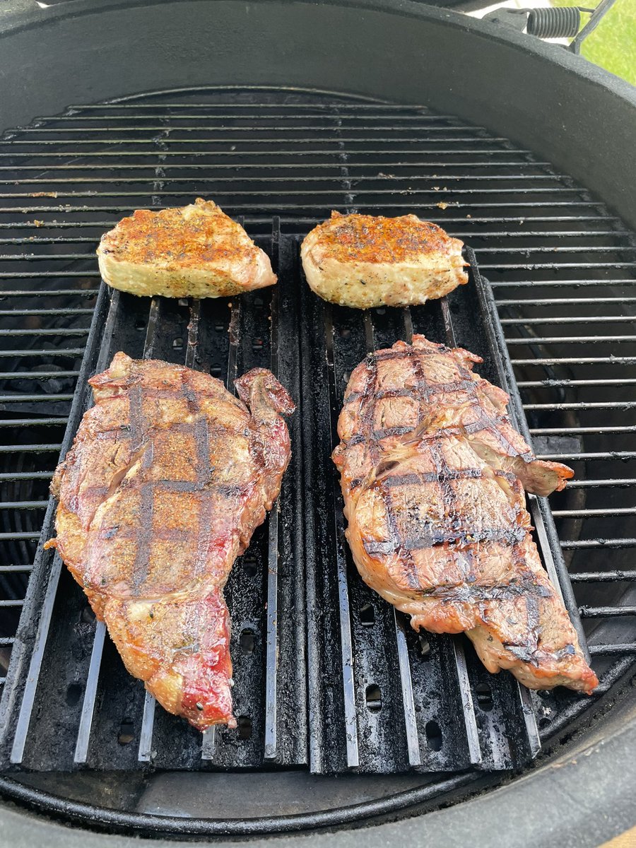 GunthorTM's tweet photo. Normally don't fire up my Egg for quick cooks, but decided Father's Day is a good reason. #FathersDay #bge #bbqcentralshow https://t.co/dj3xzshSBy