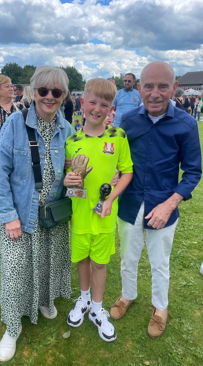 Happy Fathers Day!!!! And what a brilliant way to spend my day, celebrating the success of the person that means I can take part in the day, alongside the man i’m lucky enough to thank on this day!!