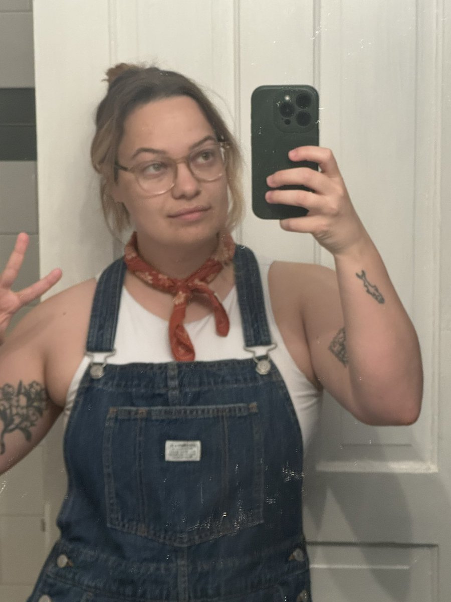 melonkney's tweet image. me but with an ascot