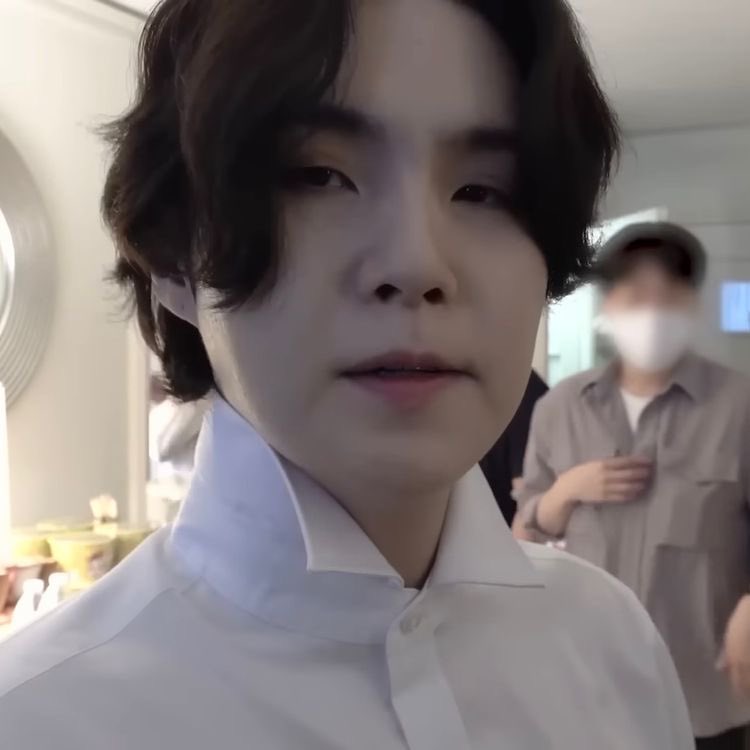 hourly yoongi (@houriysuga) on Twitter photo 