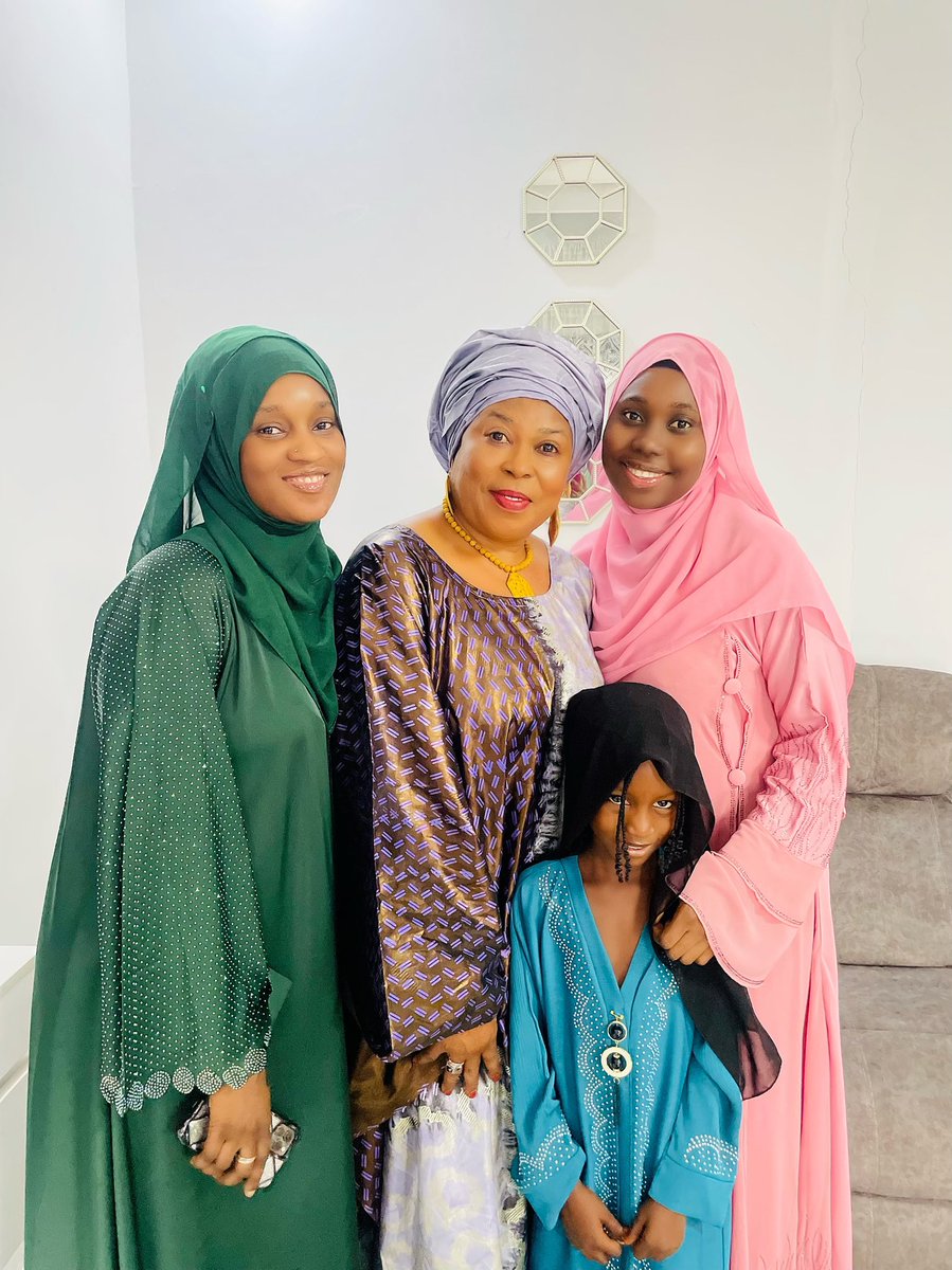 MendyRamsin's tweet photo. Eid Mubarak loves❤️
 fehkeh dewen
#EidAlAdha
#Sunj Tobaski 2k24 https://t.co/qspgEMSwCo