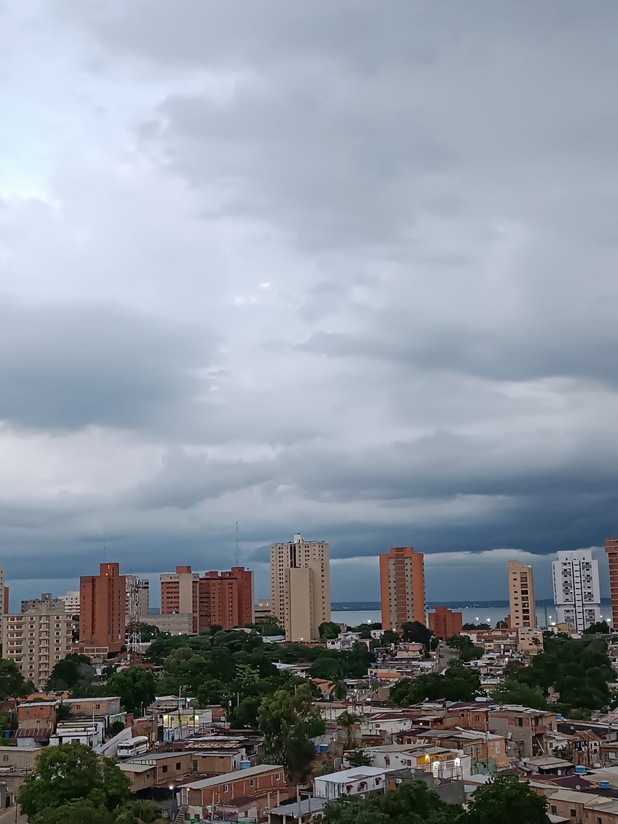 Tiamoraradio's tweet photo. Bonita tarde marabina dedicada a los padres en su día #maracaibo #16junio #diadelpadre https://t.co/UFSxfiL5oI