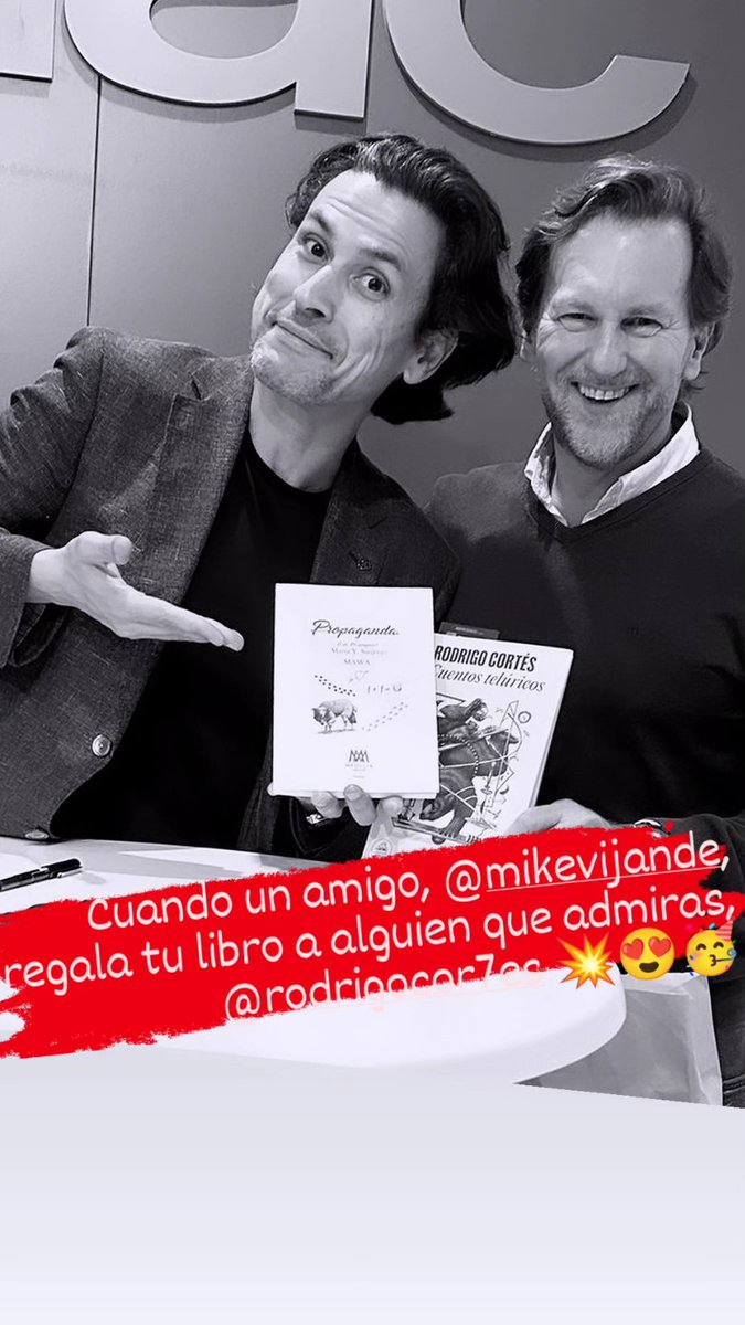 Cuando un amigo, Mike Vijande, le regala tu libro a alguien que admiras: <a href="/rodrigocortes/">Rodrigo Cortés</a> 🥳💥😍🤍🐾
Gracias miles!!
 #propaganda
#CuentosTelúricos