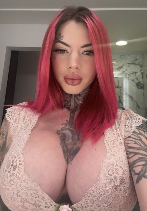 Happy Father&rsquo;s Day to all you hot daddies out there! Treat yourself to some slots 🎰 and table games online