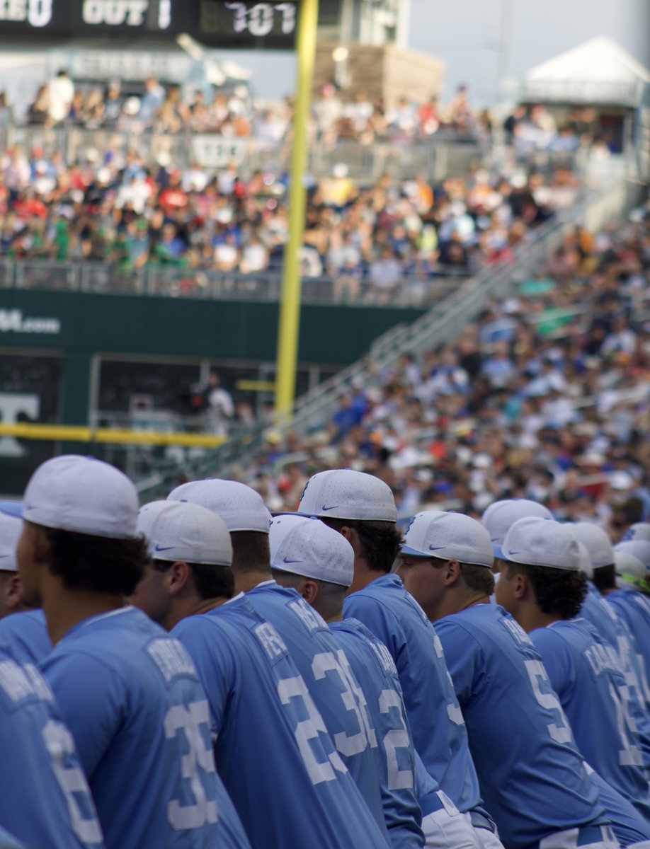 LetItFlyLive's tweet photo. VOLS ON TOP❕🍊
The game of homers! @Vol_Baseball stuns @DiamondHeels 6-1 to move to 2-0.
A beautiful day of baseball shared with so many families for a perfect Father’s Day. See you tomorrow! ☀️
#letitflylive #mcws #omaha #omavols #goheels https://t.co/39uwKv7Wde