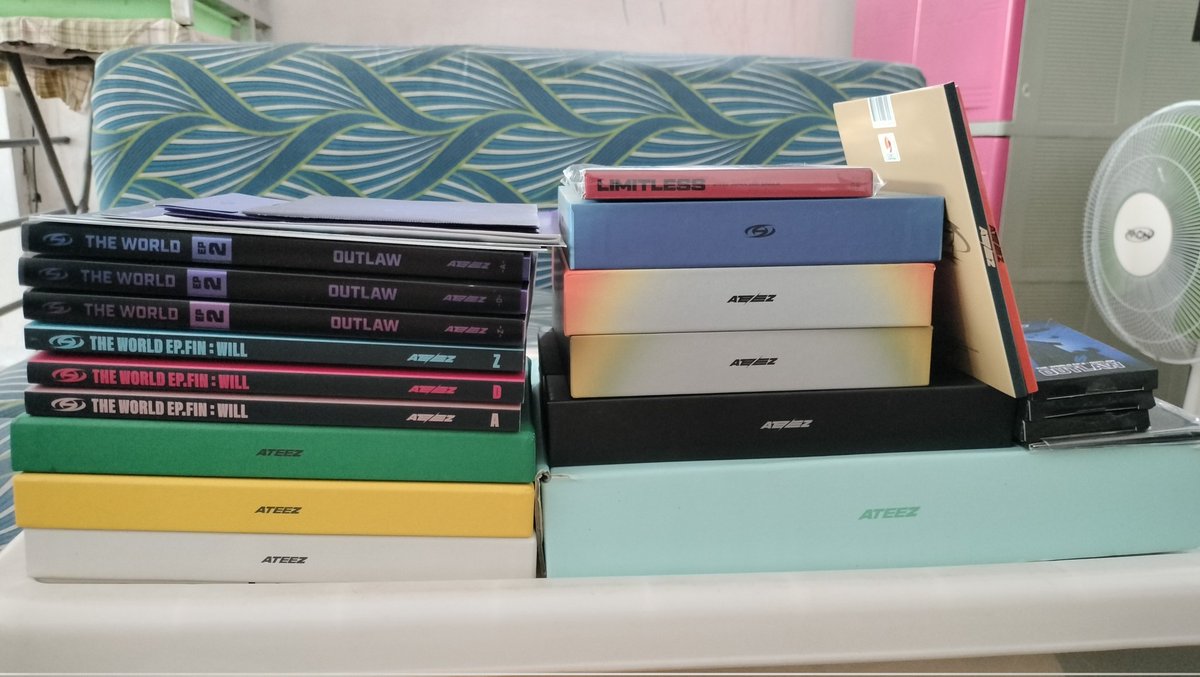 jaeja3jeff's tweet photo. WTS/LFB
GET ALL FOR 500 💖 laundry kit includes yung photobook, some posters and stickers. All albums don't hac pc, not sure sa inclus but mostly pc lang yung wala. Mingi, yunho, and jongho platform pcs. Hj parehas yung digipak. SDD lang, QC 📌
 🏷️ Wts lfb ateez https://t.co/6PkDFgtyxV