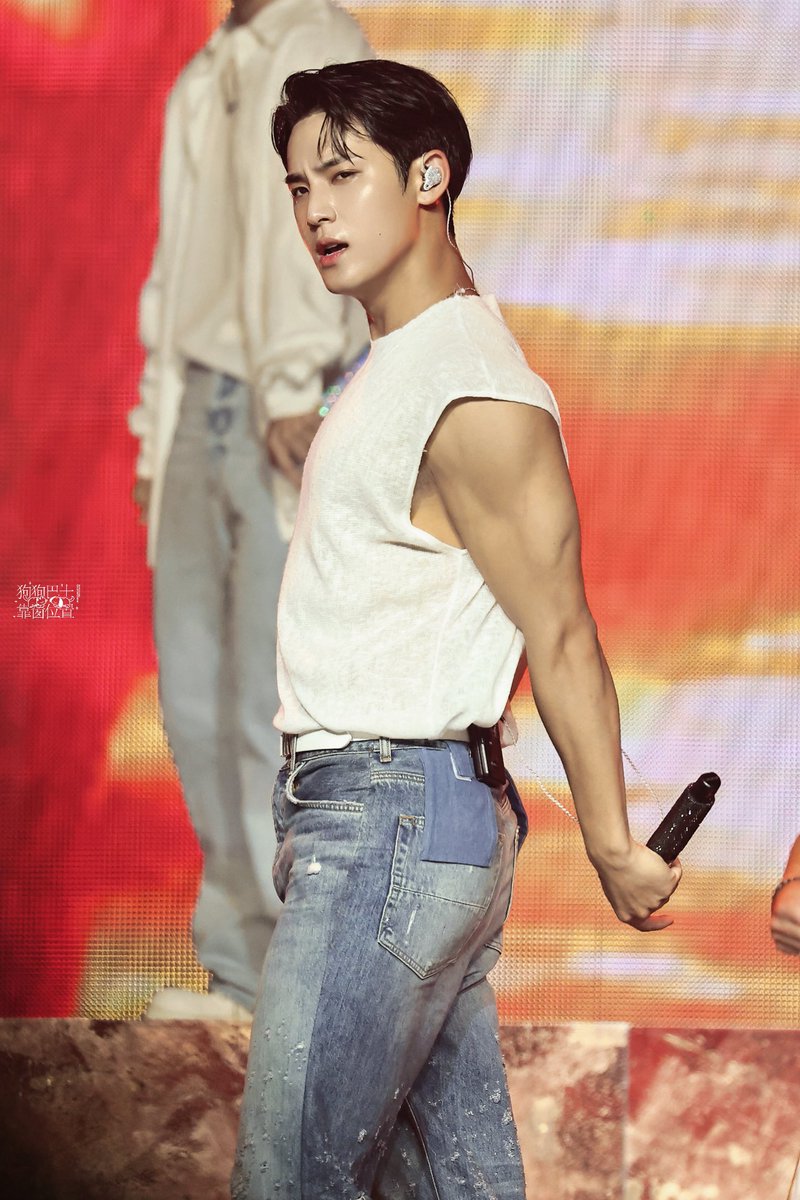 minwonmwwm's tweet photo. hot🔥🔥🔥

#민규 #MINGYU 
#세븐틴 #SEVENTEEN https://t.co/8V8QZRaoBN