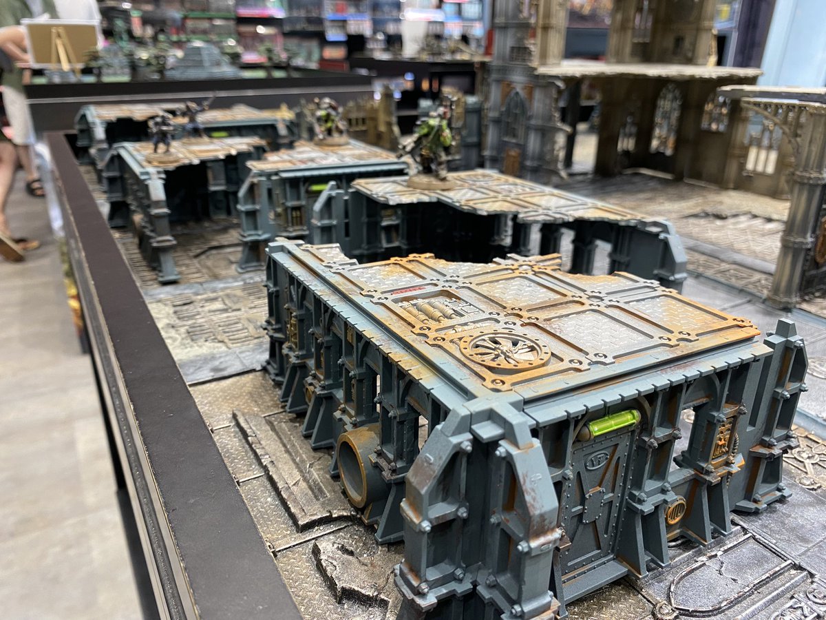 カフェの40kテレインを 更に増強しました‼️ アルティメットスターター