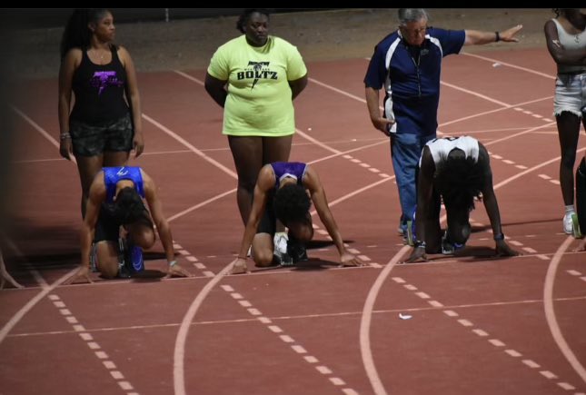 AlexDea99115357's tweet photo. PR for me in the 100 m dash this weekend, dropped to 11.80. Hard work is paying off. https://t.co/G2PmehStvr