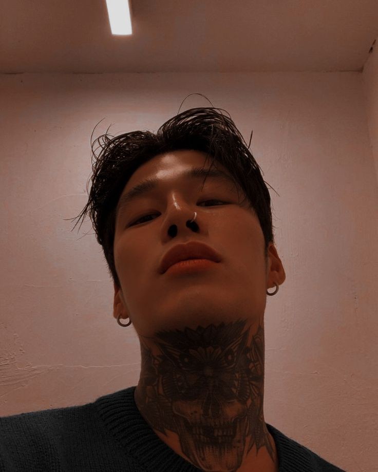 ⠀⠀⠀⠀⠀⠀
⠀⠀⠀ᅟhétero, MONO, 29 anos.
⠀⠀⠀    tatuador e pai de gato.
⠀⠀⠀ᅟfã do jão, chase e the nbhd.