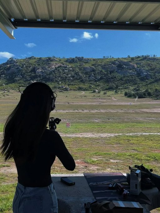 JenniferSmjy's tweet photo. Lock on the target, adjust your position and let go decisively https://t.co/ttqz5Eci3K