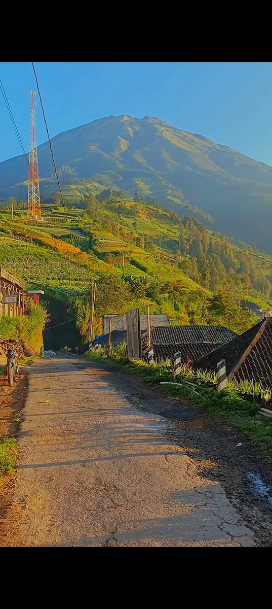 TOURFESS's tweet image. Gunung sumbing dari desa adipuro kaliangkrix magelang #nature #mountion