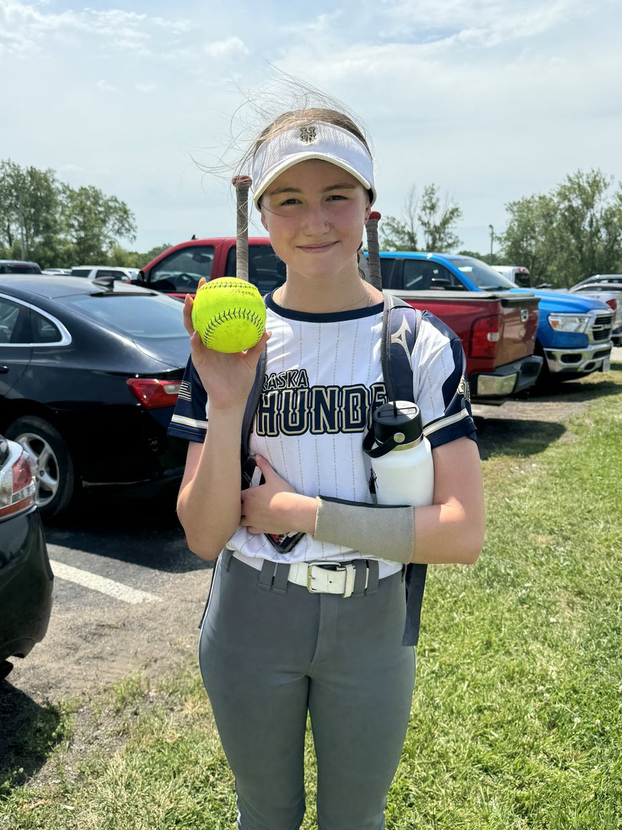 Not our weekend but every game is always an opportunity to learn and grow from. B. Wallace with a solo 💣! <a href="/kenzie_larson9/">kenzie</a> and <a href="/claire_braun4/">Claire Braun</a> with our other 2 hits. <a href="/BriTrue2/">Bri True</a> 4.0 inn, 5 H, 2 BB, 6 Ks