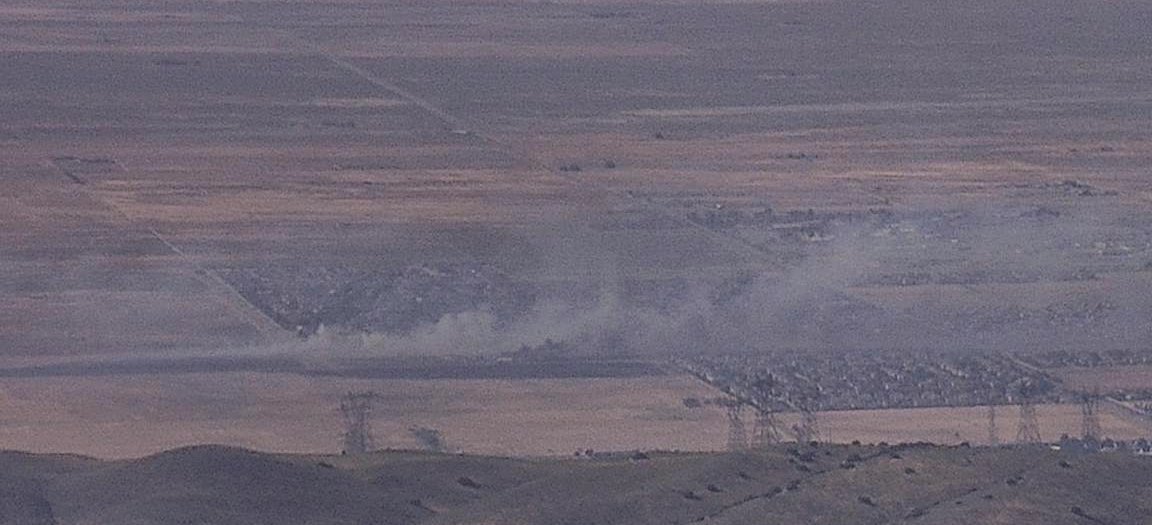 engineco16's tweet image. #MaxFire Amazing how narrow the fires path is.