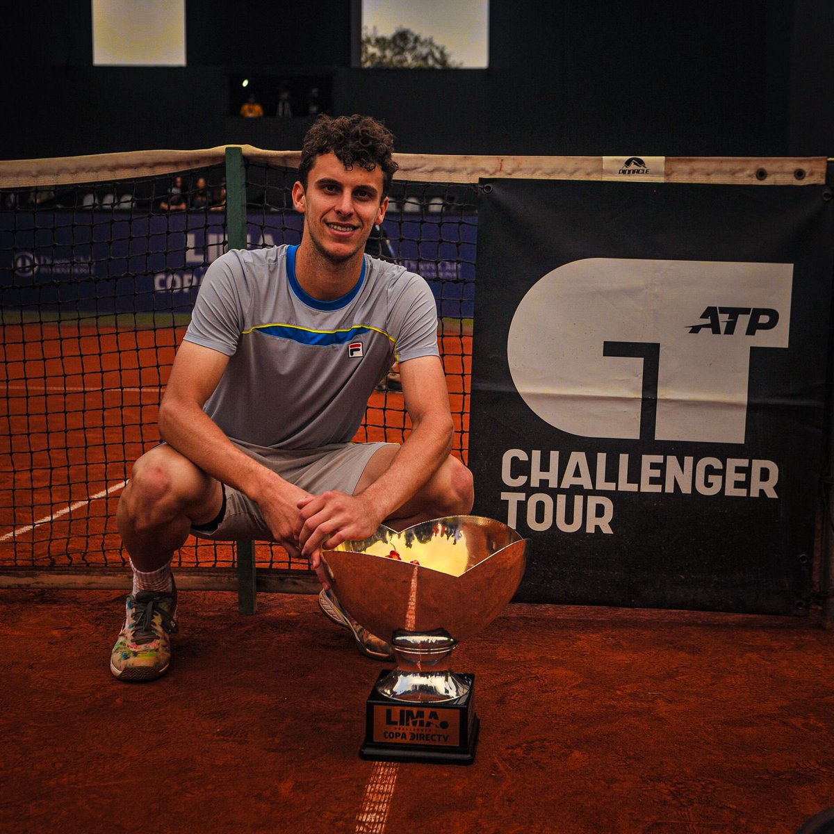 AATenis's tweet photo. Miren quién volvió a levantar un trofeo 🏆🤩

@juanmacerundolo se consagró en el Challenger 50 de Lima 🇵🇪 y consiguió su 7º título Challenger, el 1º desde el Challenger de Tigre II, en enero de 2023 👏

¡Felicitaciones, Juanma y equipo! A seguir 💪 https://t.co/kM7fPHn8yw