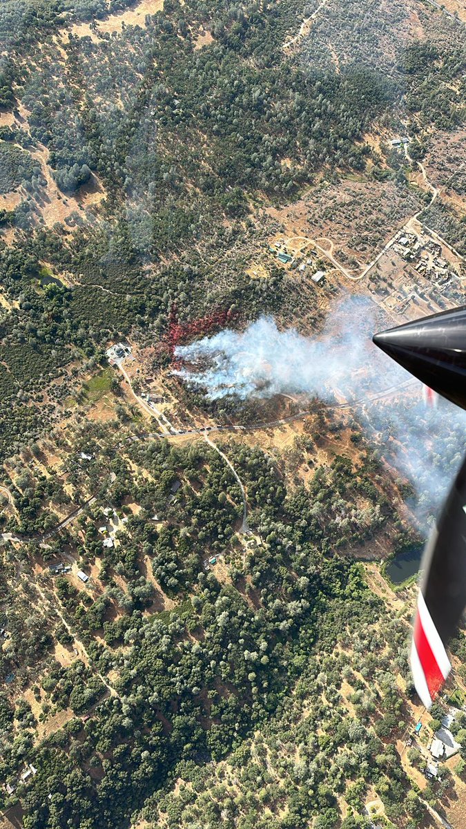 CALFIREAEU's tweet photo. #MurphyFire. Crews are on scene of a vegetation fire at the 5900 block of Mount Murphy Road in Garden Valley. Currently at 3 acres, with a moderate rate of spread. Evacuations are in progress. @GVFPD, @GEOFirePio, @ELDO_Co_Fire, and @ElDoradoSheriff are assisting. https://t.co/dlwIri8oCh