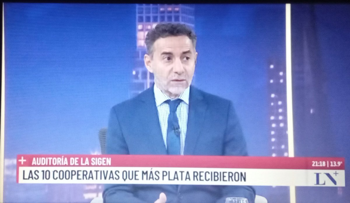 UnidosLiberales's tweet image. Que rompe @majulluis ... Dejale hilvanar la idea con sus conceptos a @LuisGasulla  qué molestas con tu cuchara!!! QLP!!

#Redes5ºPoder 
#VLLC