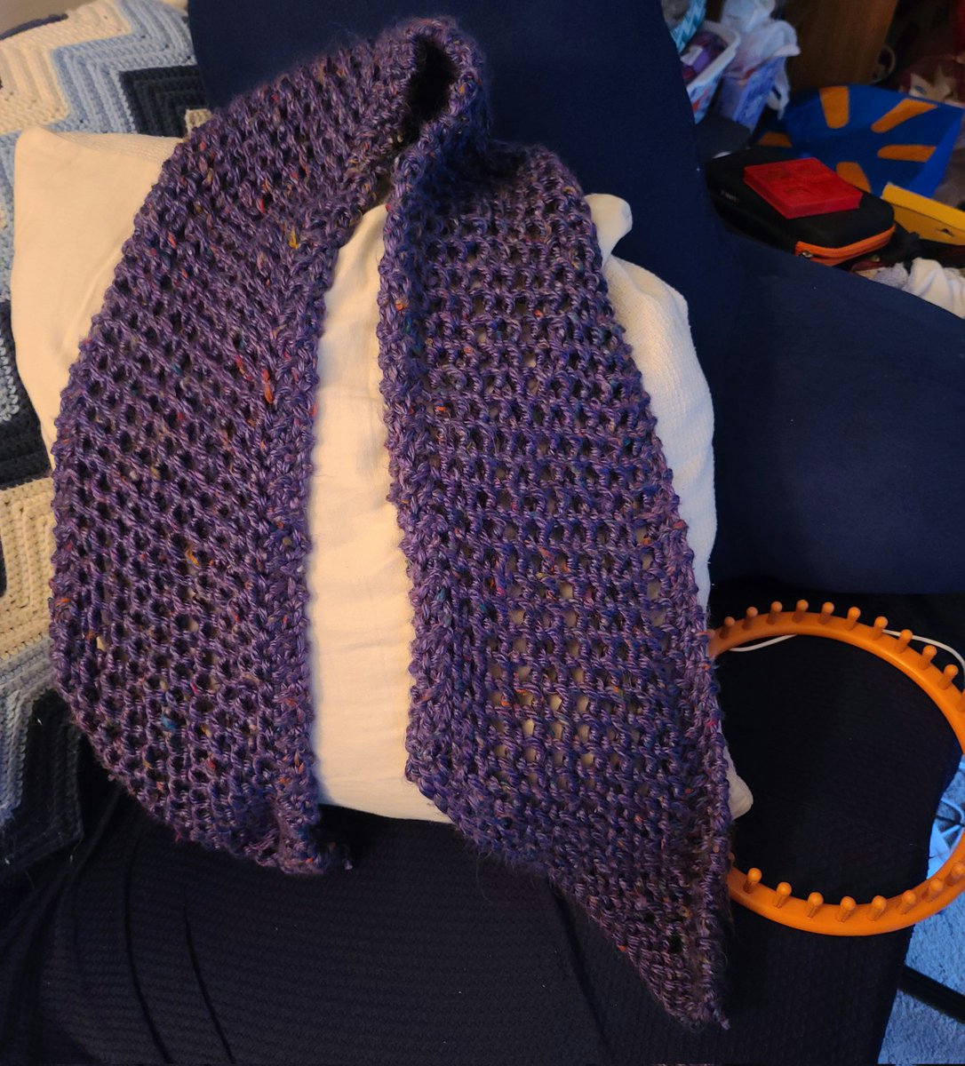 ashendaliaart's tweet photo. Finished the scarf I restarted a few days ago ☺️
#loomknitting #loomknit https://t.co/NTy0SJPkL6