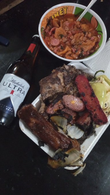 Y que hab&iacute;a preparado costilitas BBQ, sausage con queso y carnilla para ver el cap&iacute;tulo de #SierraMadre<a href="/tag/sierramadre"class="tags"><span>#sierramadre</span></a>