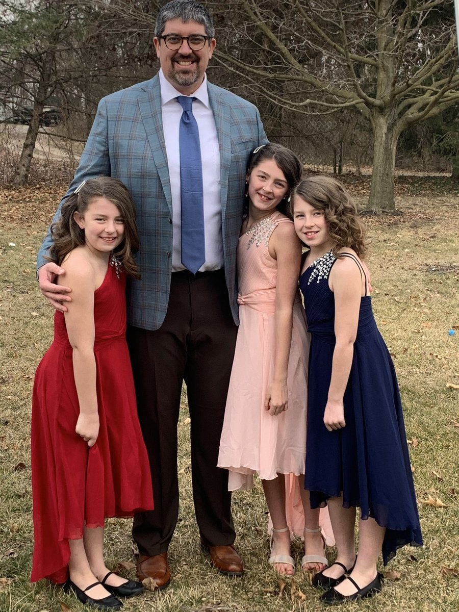 latkinson10's tweet photo. @BethMooreLPM I am so lucky! I get to be married to the Girl Dad GOAT 🐐 @SuburbanDad88 https://t.co/X1aQmk3Ivj