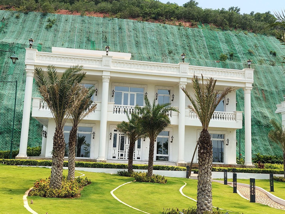 YSJ_21's tweet image. #Architecture #Mouthpiece of AP ! 
This was just one of the initiatives towards the Iconic structure of AP financial Capital planned by @ysjagan ! #Vizag and #AP missed life time opportunity to be pinned on the Global Map ! “K”ula dominance is a disaster for AP and Vizag ! An…