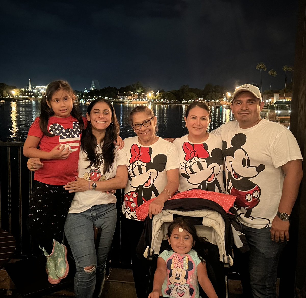 bonner_jimenez's tweet image. Mi lugar favorito en el mundo, donde sea que estén ellas. 🥰 #DisneyTime
