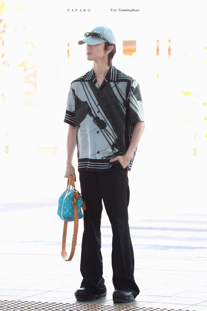minghao is off to paris today to attend the lv  men's spring summer 2025 show 🤍

safe skies, minghao!!!!! 

#XUMINGHAOxParisFashionWeek
#LVMenSS25 #minghao #THE8
<a href="/LouisVuitton/">Louis Vuitton</a>