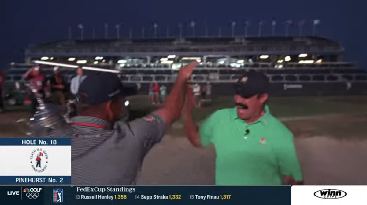 dylan_dethier's tweet photo. OH MY GOD Bryson just fixed Johnson Wagner on live TV. Just hit the winning bunker shot to like a foot. What can't this man do https://t.co/fVydSywmXy