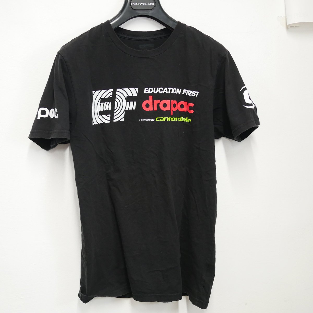 Cyclisme11's tweet photo. プロチーム支給品販売
EFもござい
マイケル・ウッズ選手着用品
EFエデュケーションファーストドラパック
非売品チームTシャツ
サイズ各M 4,500円
#ロードバイク物販 #jspocycle #GCNjapan #選手支給品 #ツールドフランス https://t.co/8NY44uDxwO