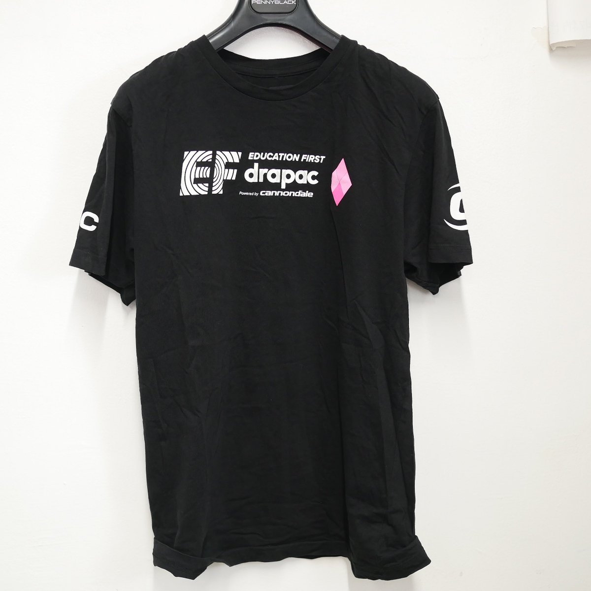 Cyclisme11's tweet photo. プロチーム支給品販売
EFもござい
マイケル・ウッズ選手着用品
EFエデュケーションファーストドラパック
非売品チームTシャツ
サイズ各M 4,500円
#ロードバイク物販 #jspocycle #GCNjapan #選手支給品 #ツールドフランス https://t.co/8NY44uDxwO