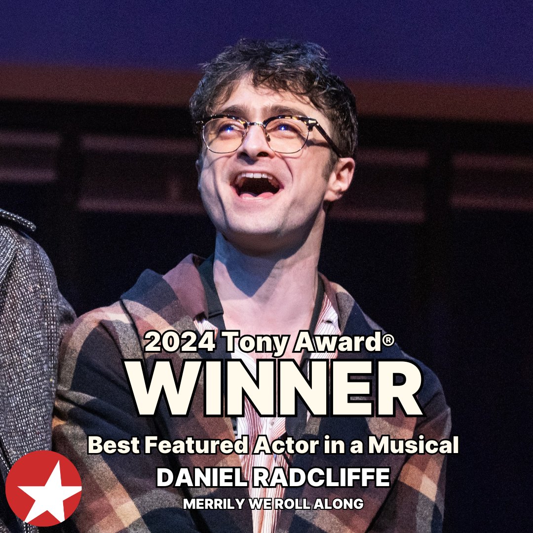 broadwaycom's tweet photo. Daniel Radcliffe of MERRILY WE ROLL ALONG takes home the 2024 Tony Award for Best Featured Actor in a Musical! 

https://t.co/duCslWWroE 

#danielradcliffe #merrilywerollalong #broadway #musicaltheatre #tonyawards https://t.co/g2WvCcgmSe